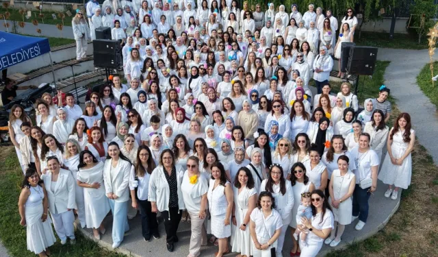 İzmit Belediyesi anneleri unutmadı