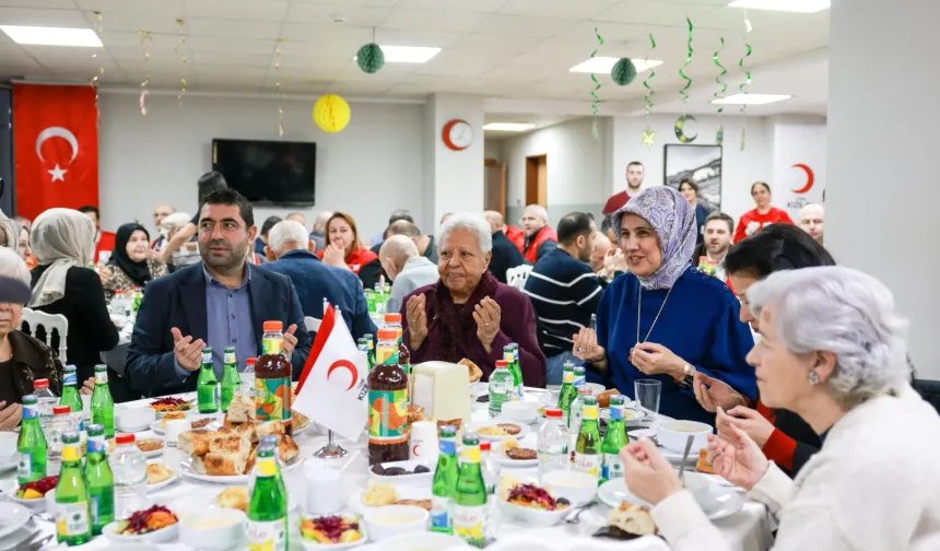 Türk Kızılay'dan 'huzurlu' iftar