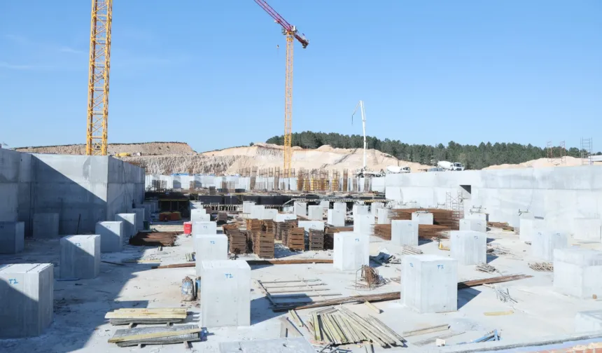 Çayırova'da hastane inşaatını GTÜ'lü öğrencilerden yakın mercek