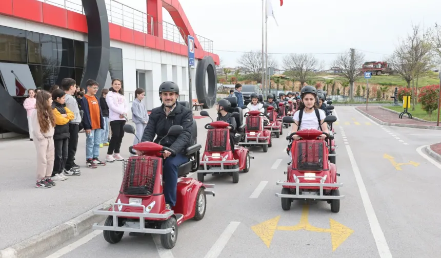 Çayırovalı minikler Trafik Eğitim Parkı'nda buluştu