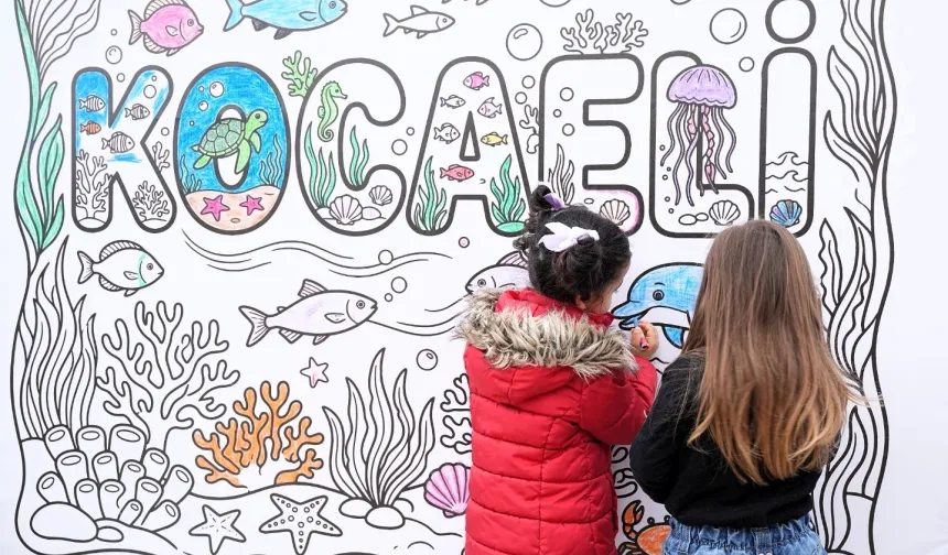 Kocaeli'de dev küp, çocukların dünyası ile renklendi