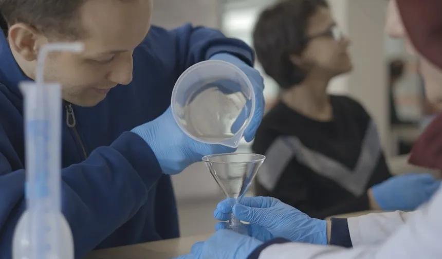 Kocaeli'de gençler ve özel bireylerden sakız kokulu kolonya