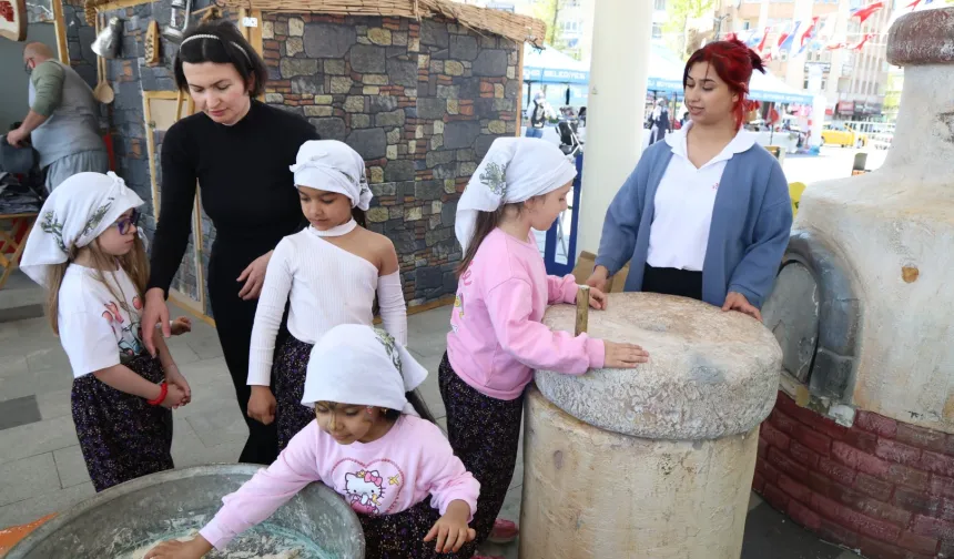 Kocaeli'de minik eller hamur yoğurdu