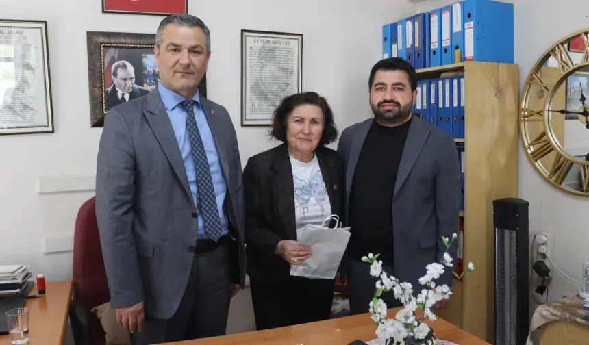 Kocaeli İzmit'te kadın muhtarlara Anneler Günü ziyareti