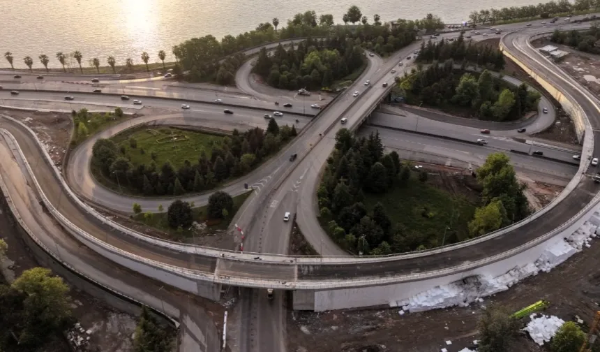 Kocaeli'de Başiskele Kavşağı'nda yeni bağlantı yolu açıldı