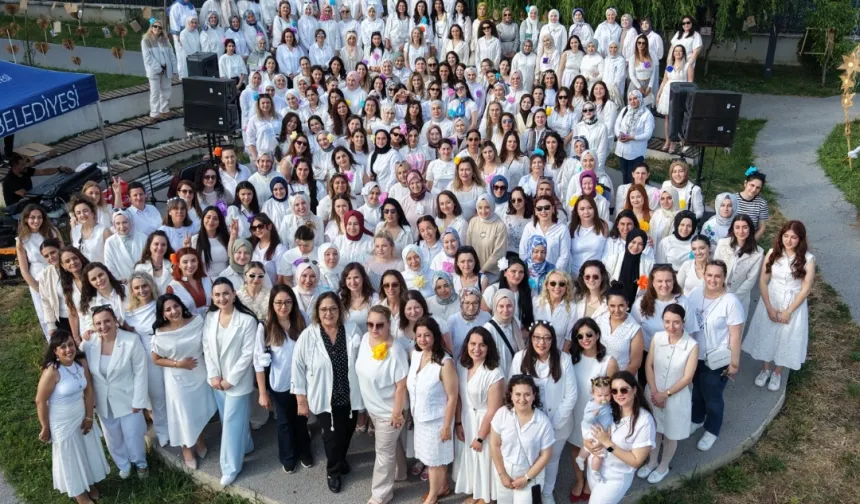 İzmit Belediyesi anneleri unutmadı
