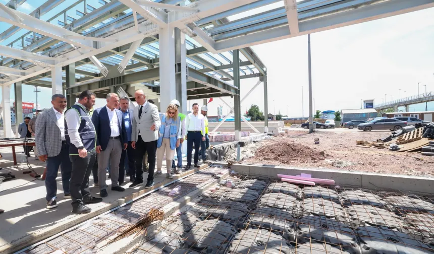 Kocaeli'de Başkan Büyükakın sosyal yaşam merkezini inceledi