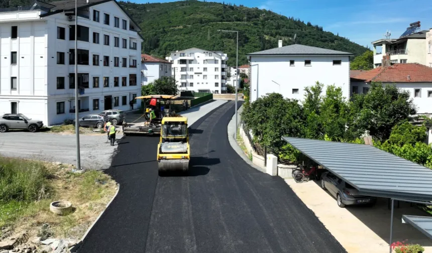 Kocaeli'de Karamürsel Caddesi baştan sona yenileniyor