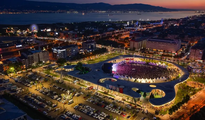 Kocaeli'de yaz neşesi meydana taşınıyor
