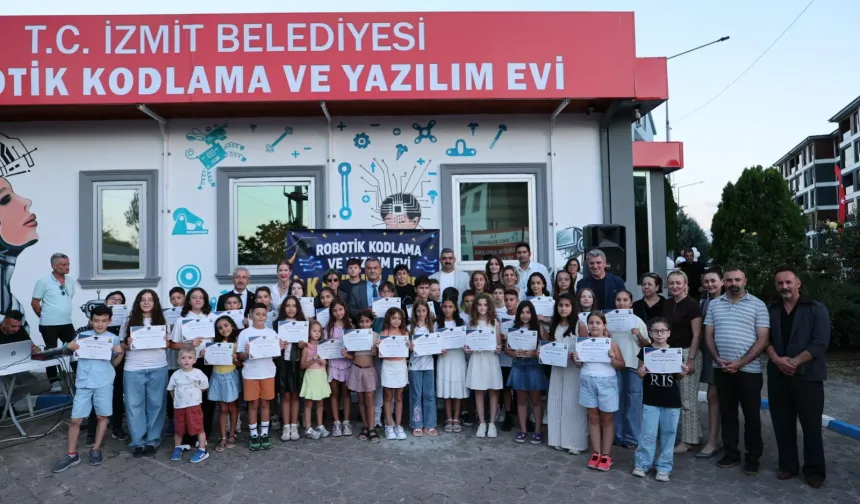 Kocaeli'de Robotik Kodlama ve Yazılım Evi ilk mezunlarını verdi