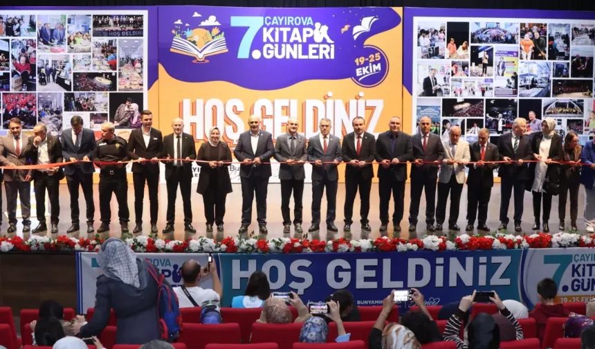 Çayırova 7. Kitap Günleri, kapılarını ziyaretçilerine açtı