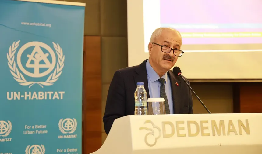 Gebze'de Başkan Büyükgöz, 'Sürdürülebilir Kentler'de görüşlerini paylaştı