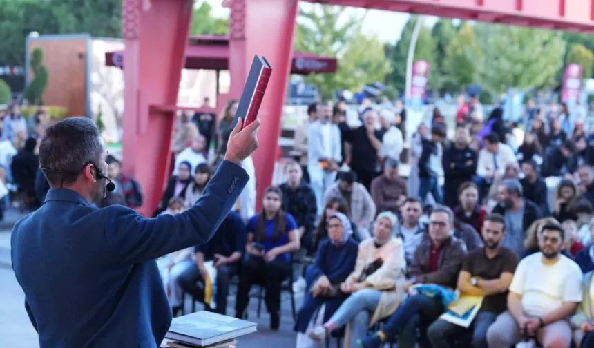Kocaeli Kitap Fuarı'nda müzayede heyecanı
