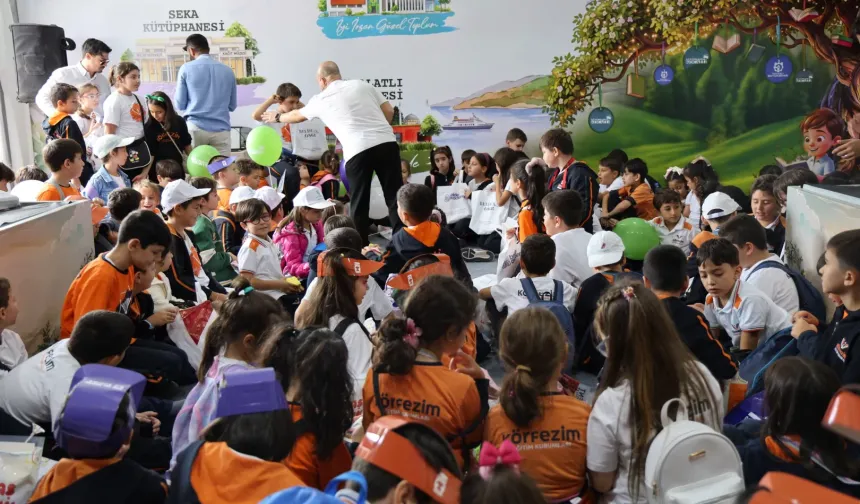 Kocaeli Kitap Fuarı'nda öğrencilerin kitap heyecanı
