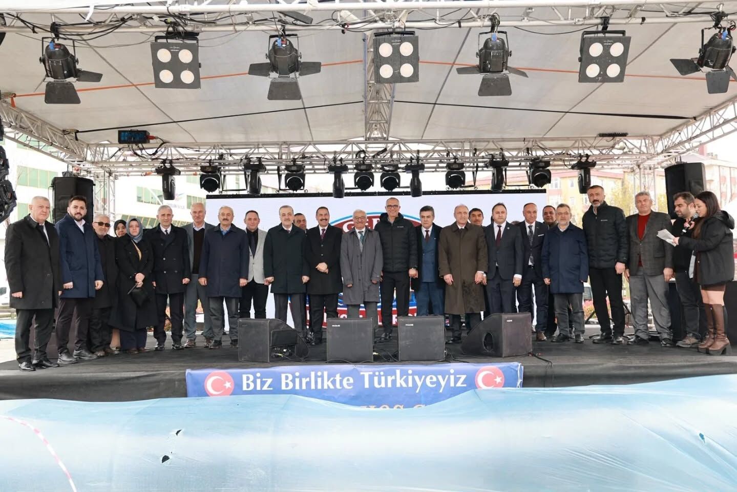 Gebze’de 5 ton hamsi dağıtıldı