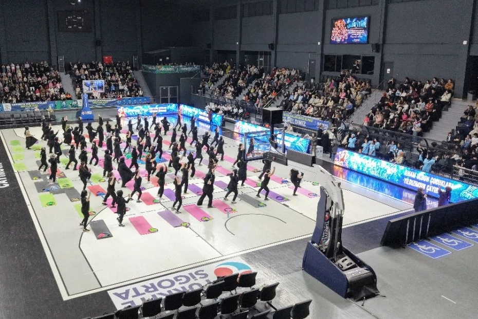 Kocaeli Çayırova'nın sultanları sahaya çıktı