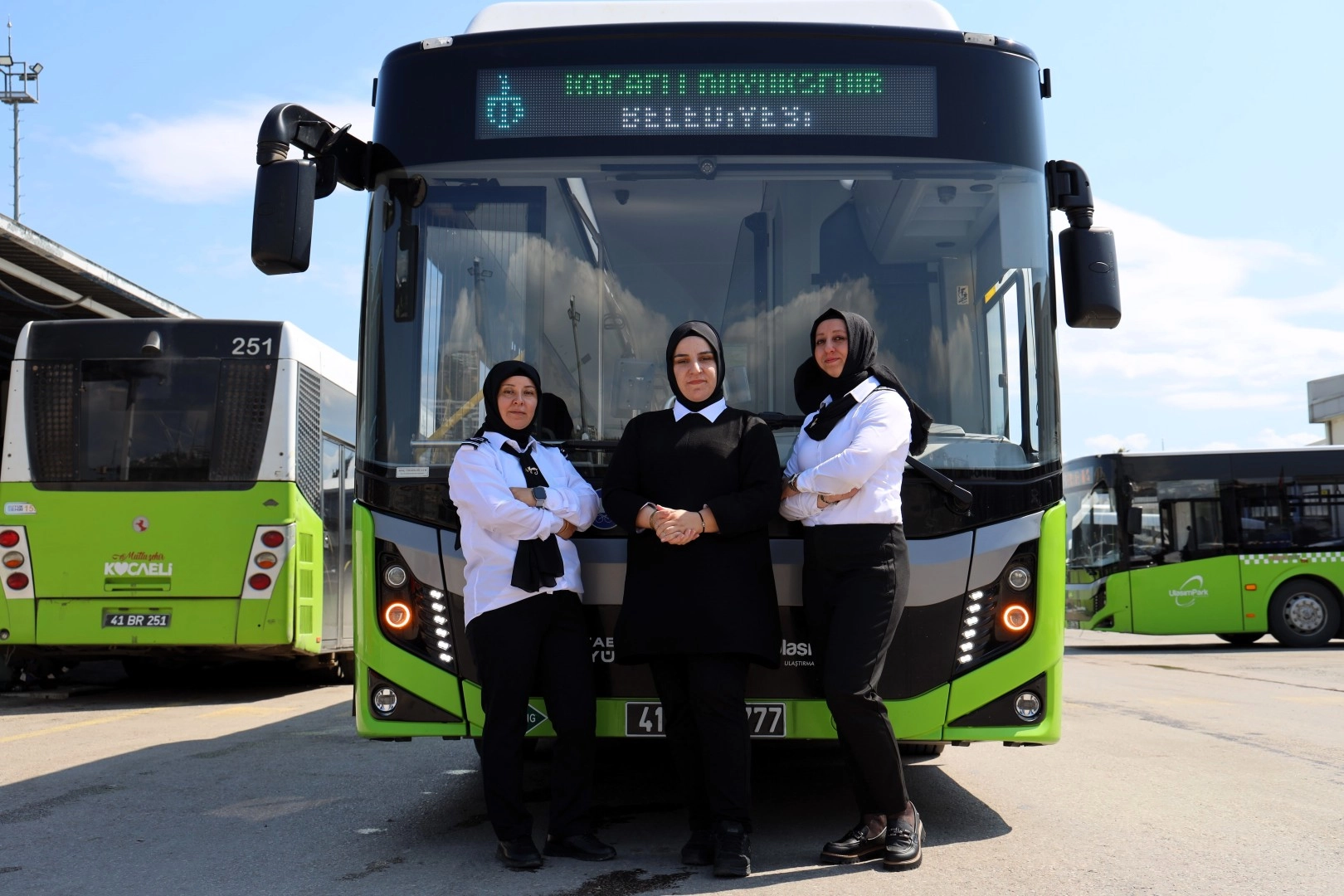 Kocaeli'de ulaşıma 'anne eli' değdi