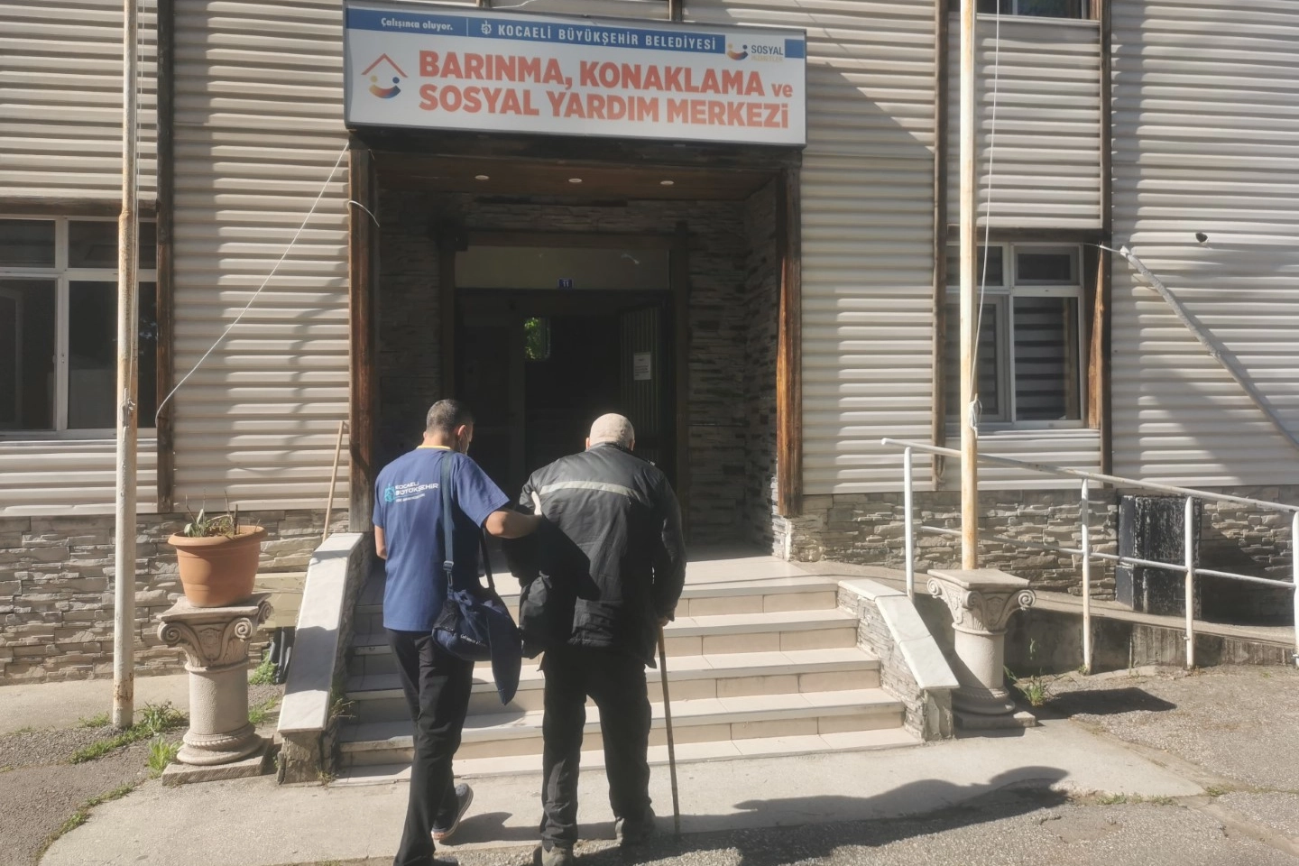 Kocaeli'nde çöp ev dramı sona erdi