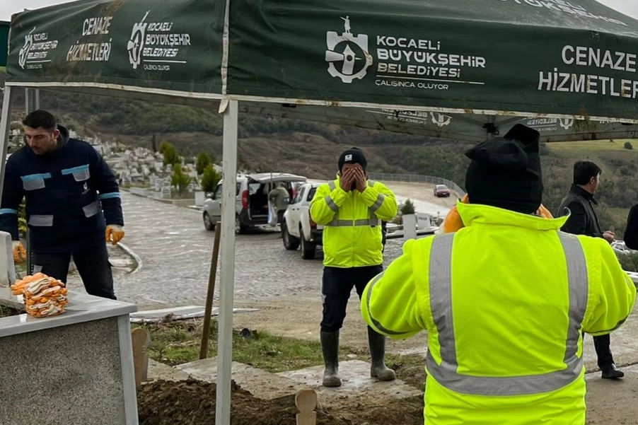 Kocaeli'de meçhul kabirler insan onuruyla defnediliyor