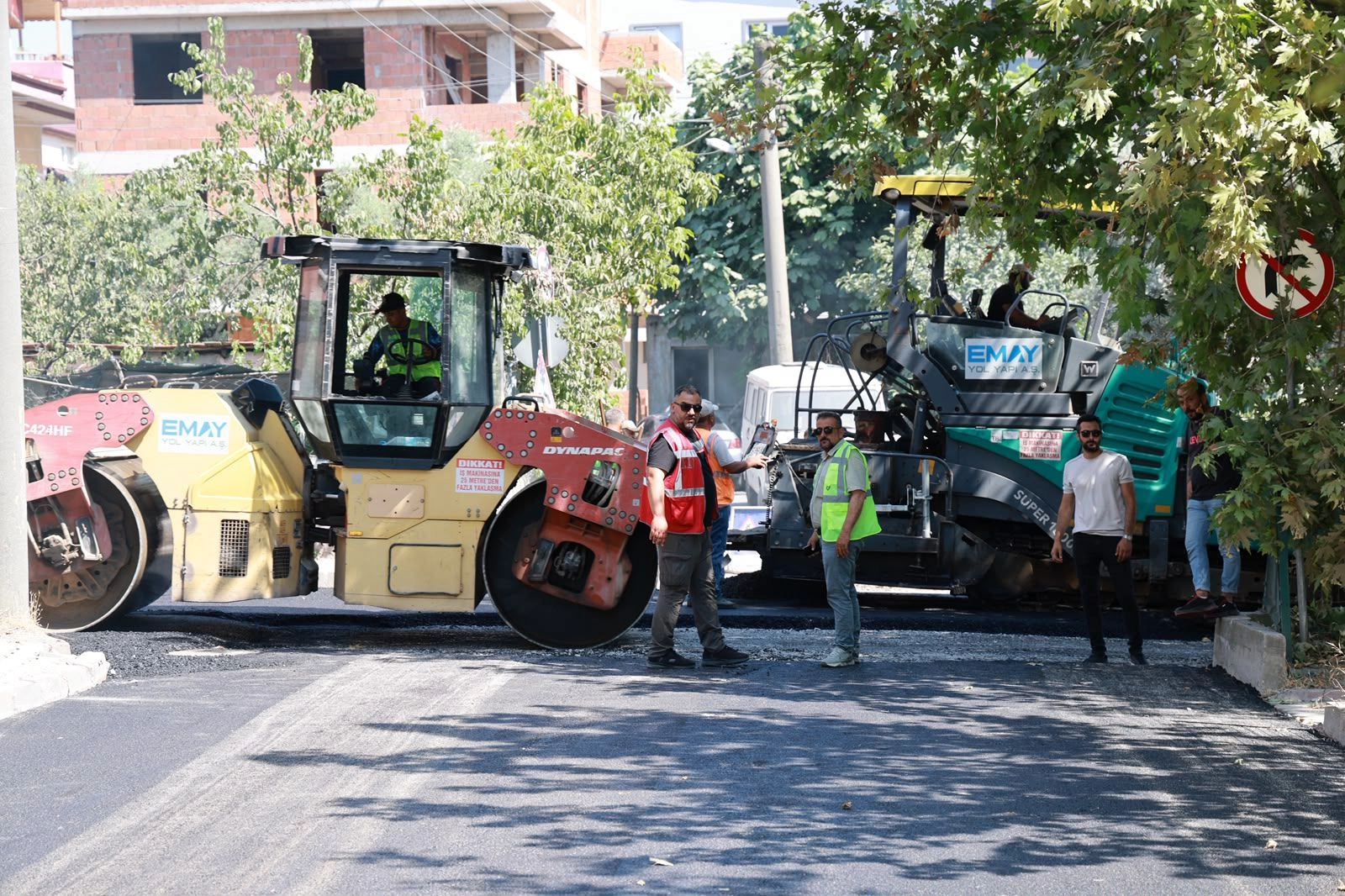 Kocaeli Gebze'de asfalt çalışmaları sürüyor