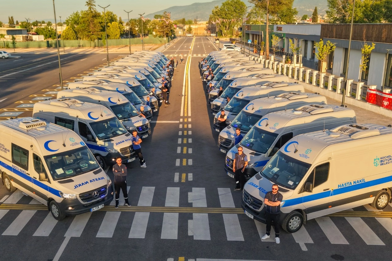 Kocaeli'de hasta nakil ambulans hizmeti 7/24 vatandaşın yanında