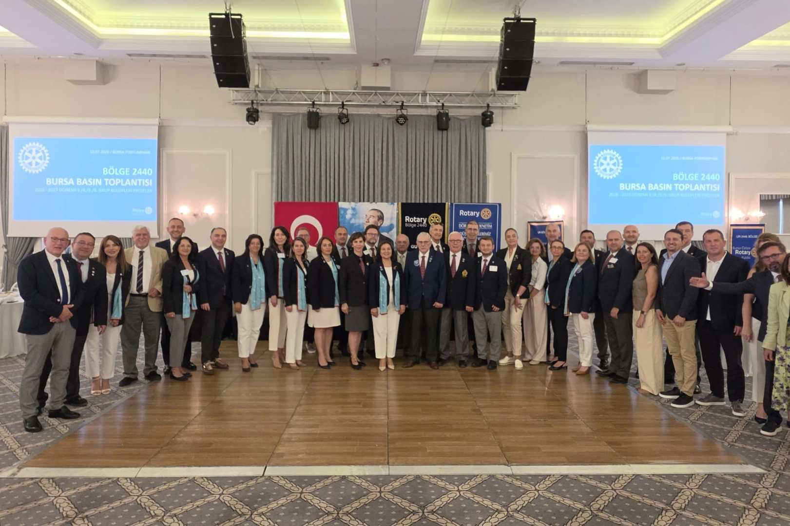 Rotary 2440'da yeni dönem başladı