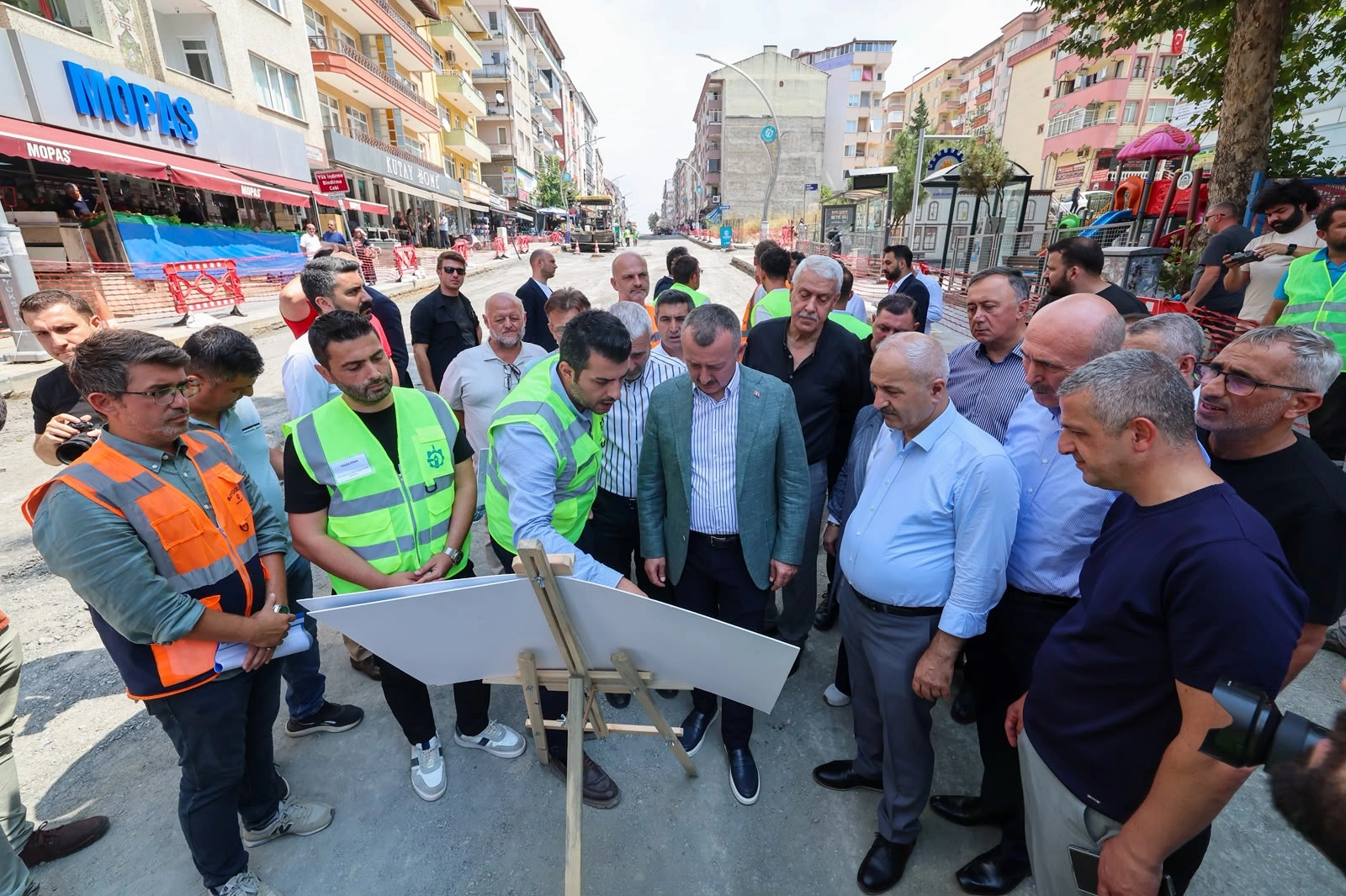 Başkan Büyükakın, Gebze'nin kalbindeki yatırımları inceledi