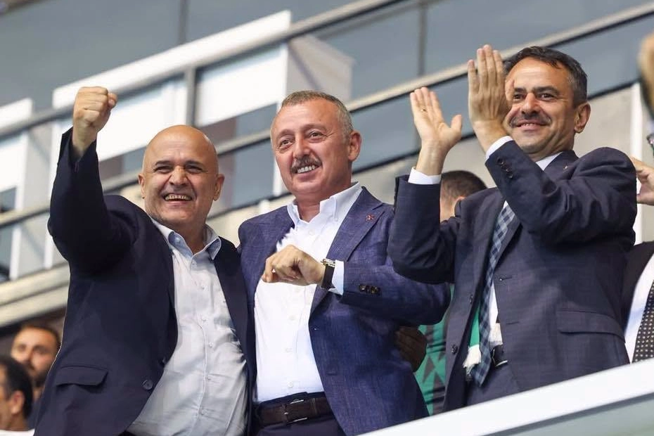 Başkan Büyükakın'ın Kocaelispor'a güveni tam